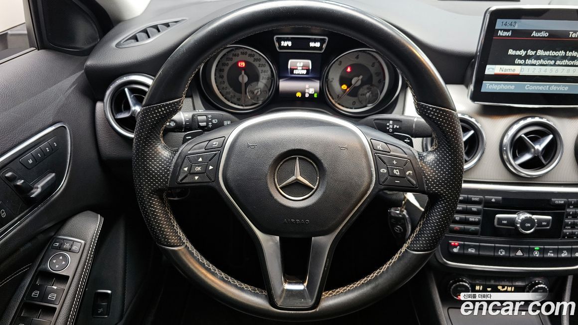 Mercedes-Benz GLA-Class 2015