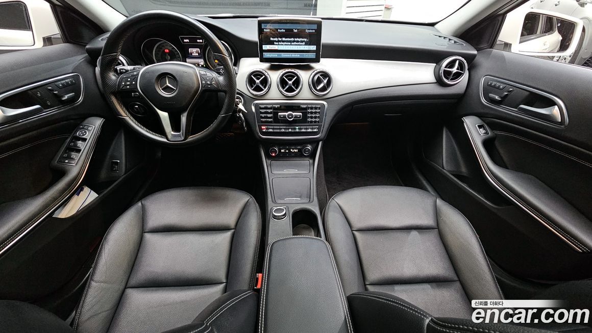 Mercedes-Benz GLA-Class 2015