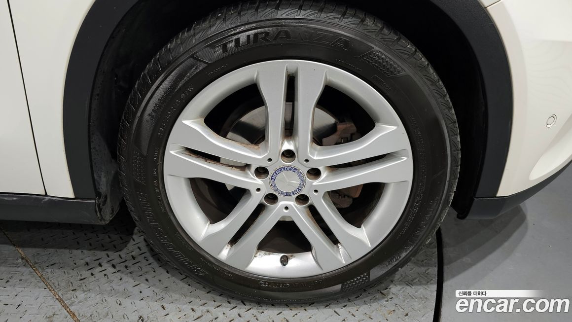 Mercedes-Benz GLA-Class 2015