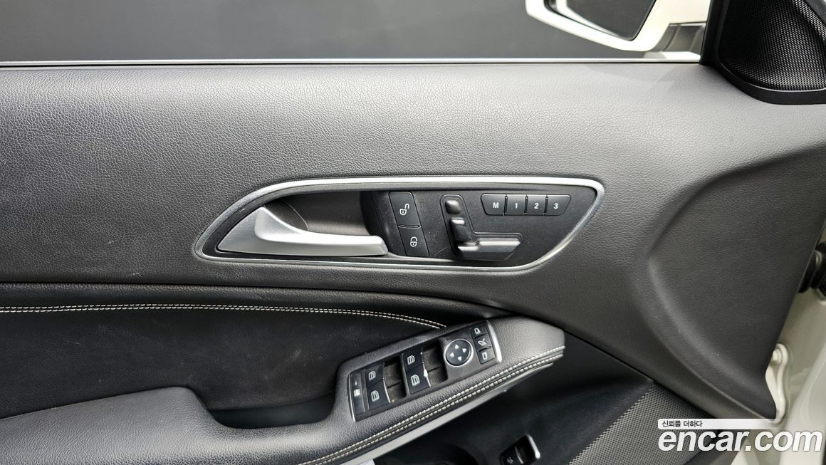 Mercedes-Benz GLA-Class 2015