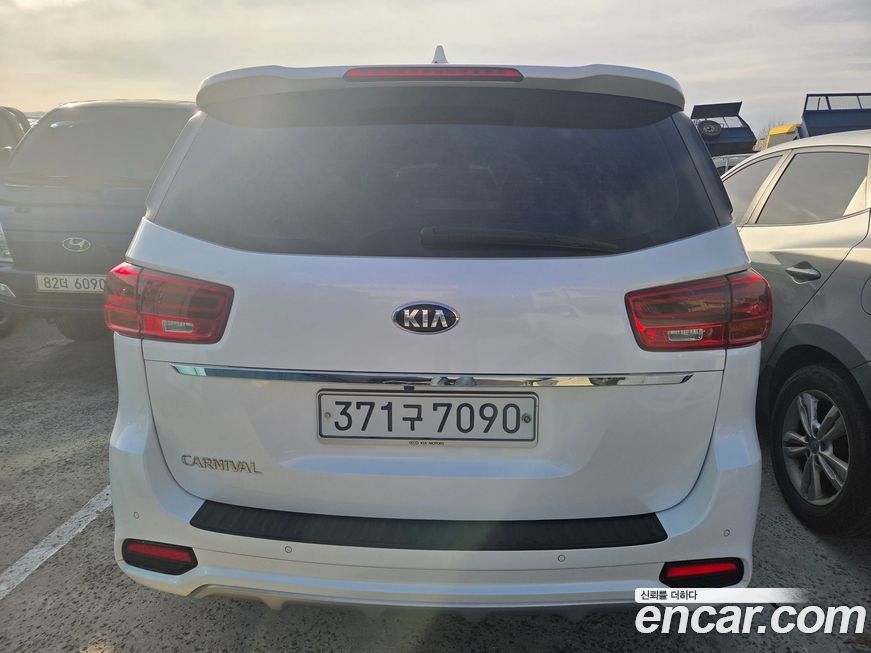 Kia Canival 2020