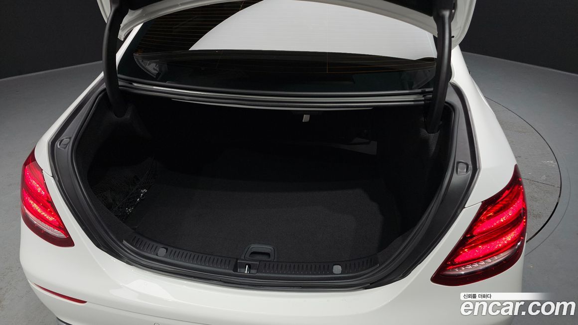 Mercedes-Benz E-Class 2018