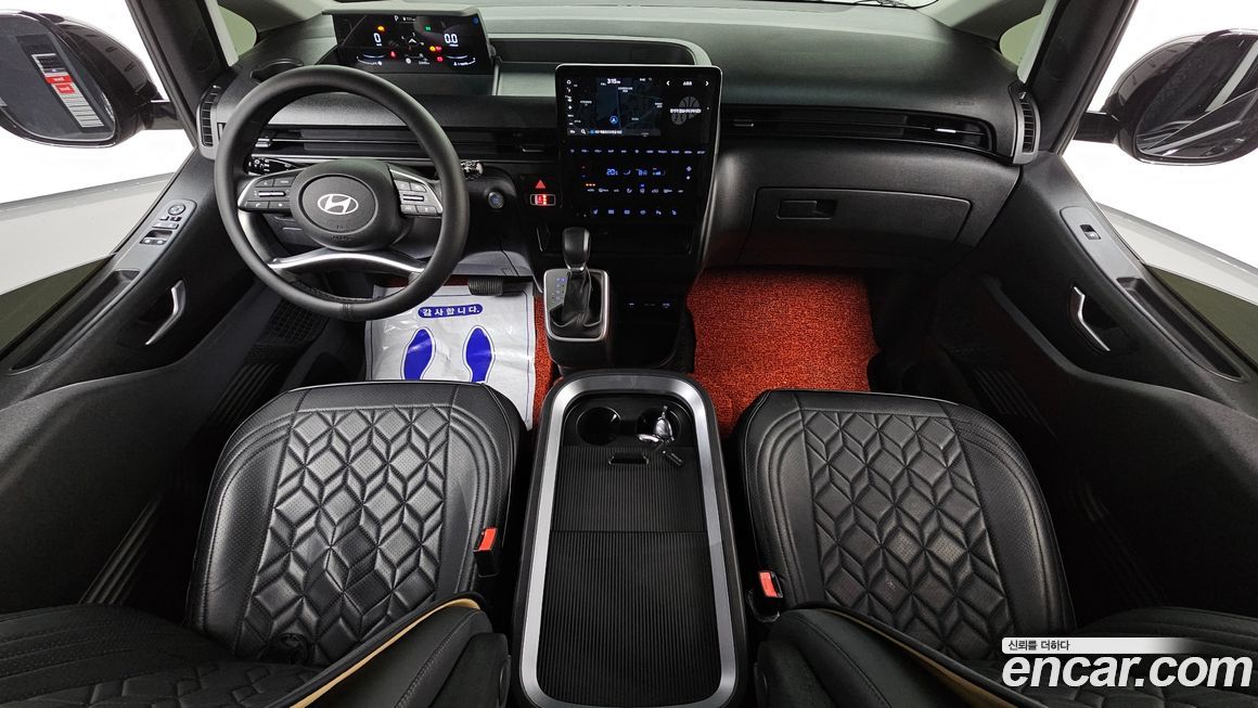 Hyundai Staria 2025