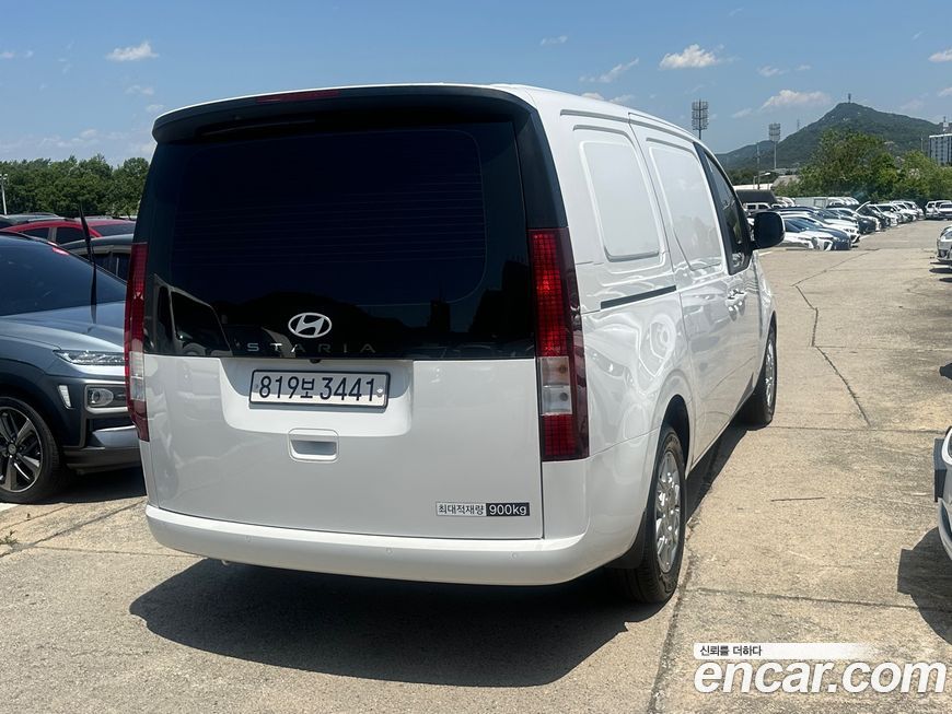 Hyundai Staria 2025