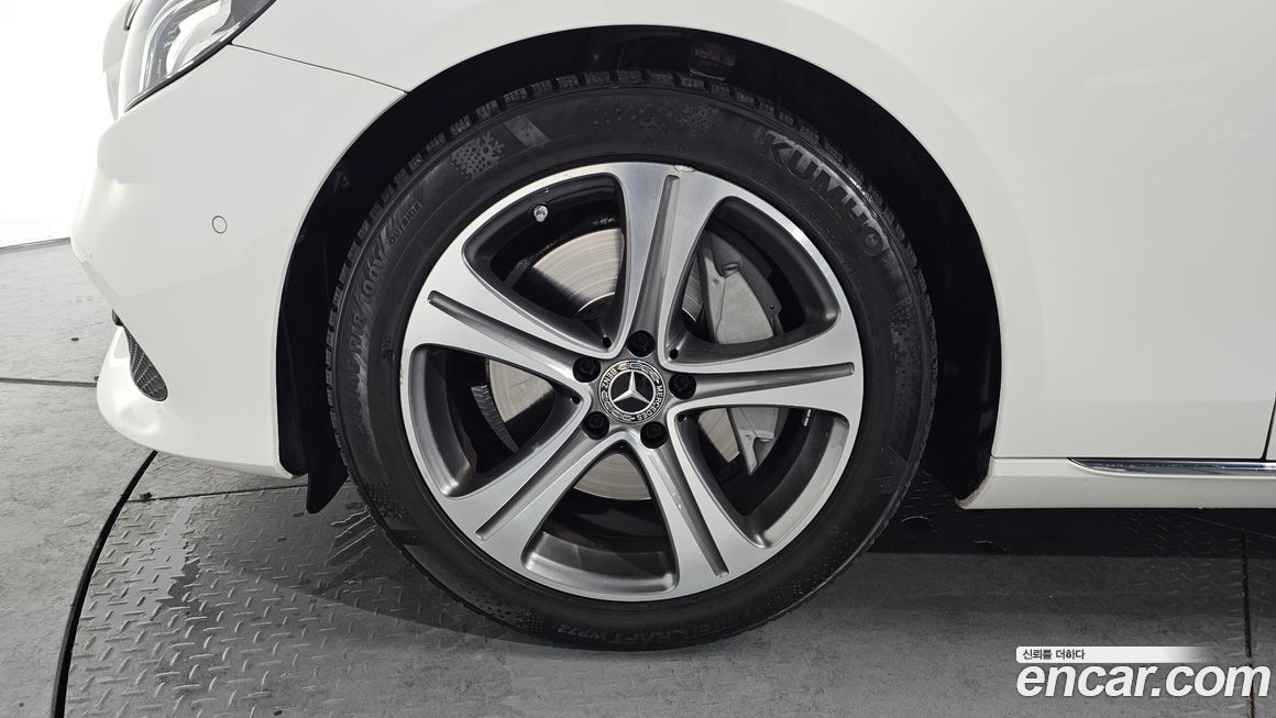 Mercedes-Benz E-Class 2019