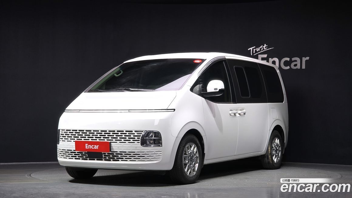 Hyundai Staria 2025