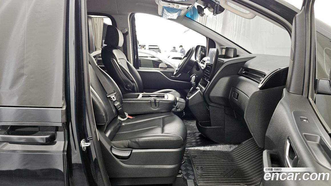 Hyundai Staria 2023