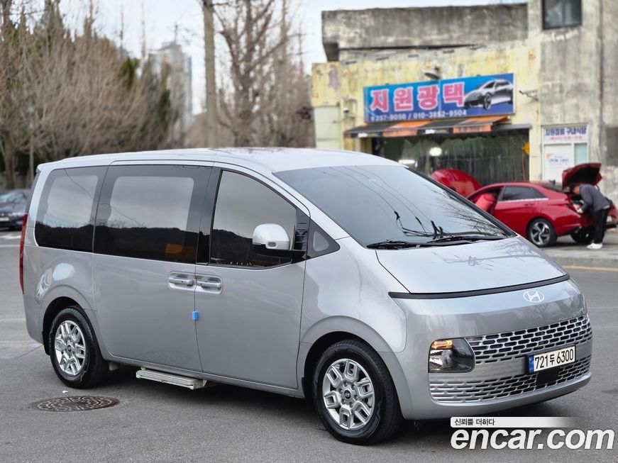 Hyundai Staria 2025