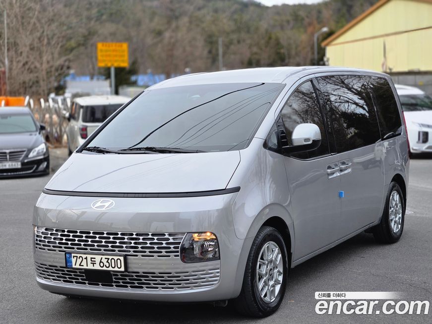 Hyundai Staria 2025