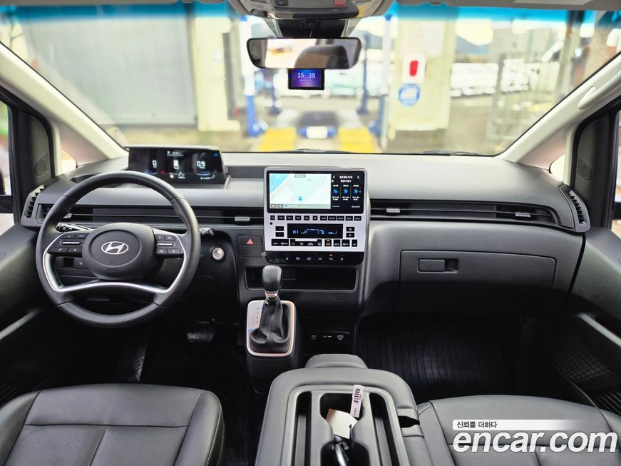 Hyundai Staria 2025