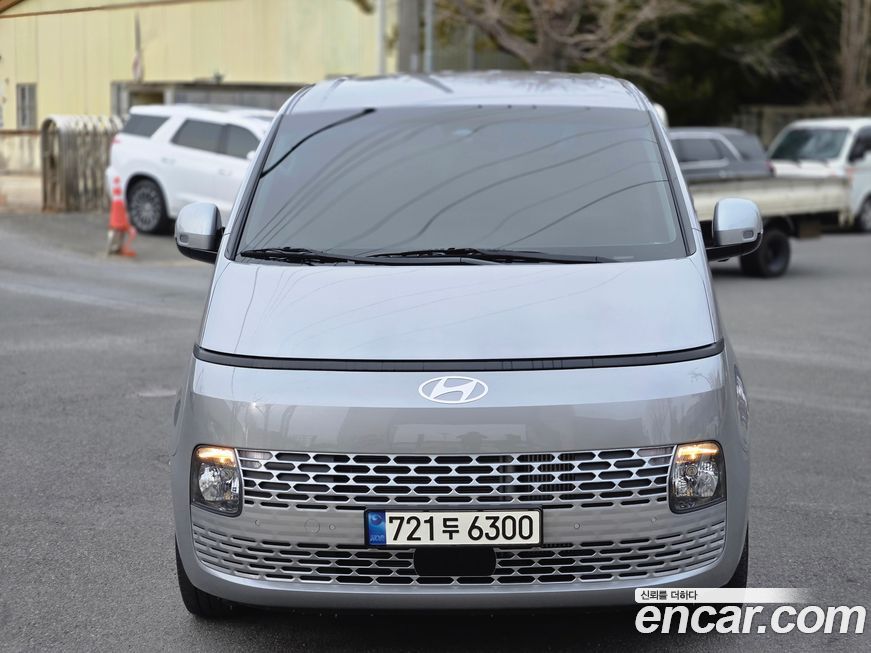 Hyundai Staria 2025