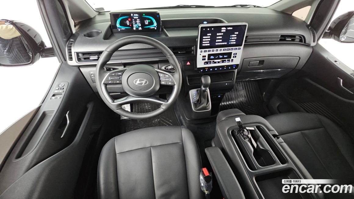 Hyundai Staria 2025