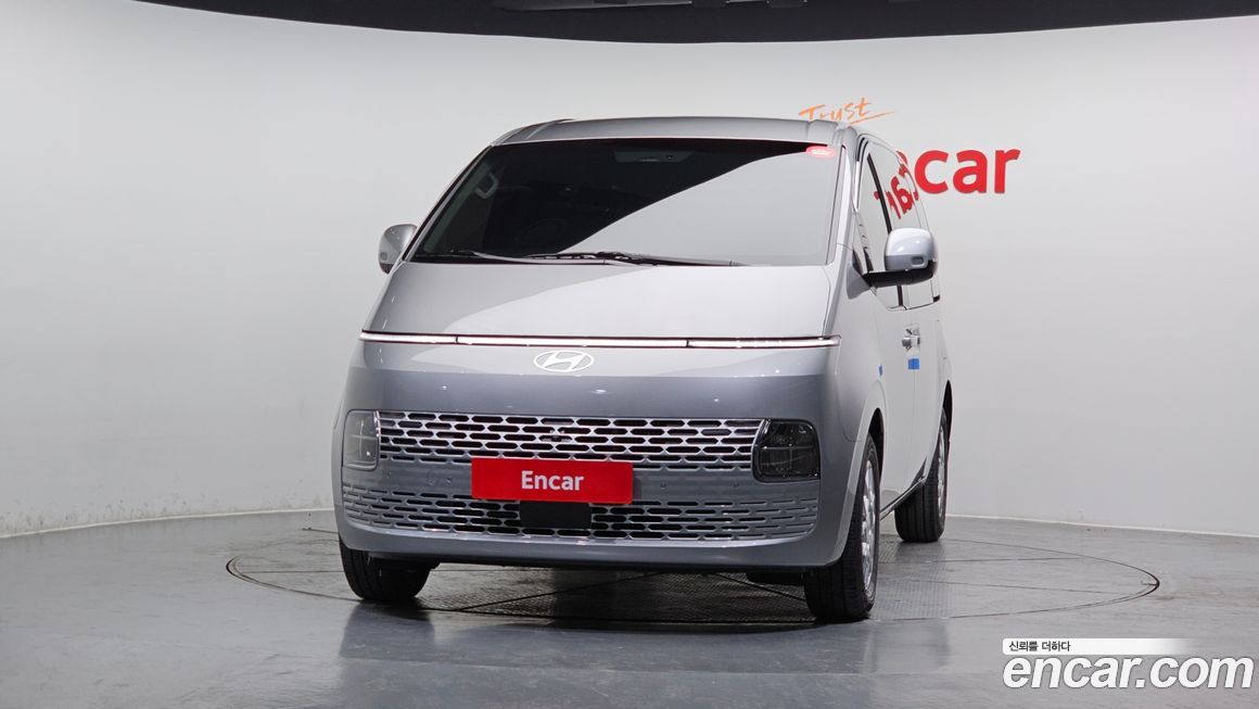 Hyundai Staria 2025