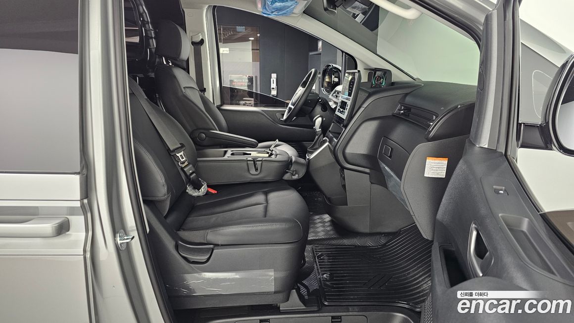 Hyundai Staria 2025