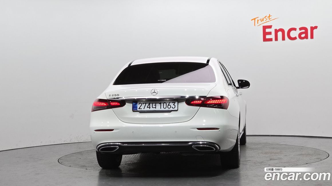 Mercedes-Benz E-Class 2021