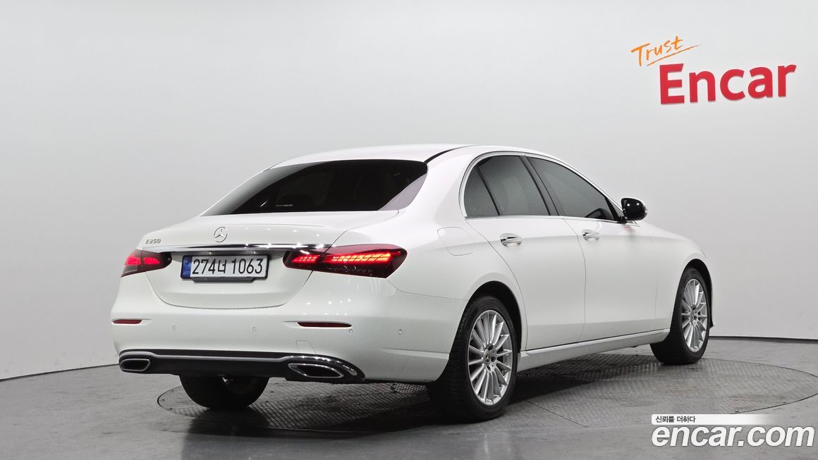 Mercedes-Benz E-Class 2021