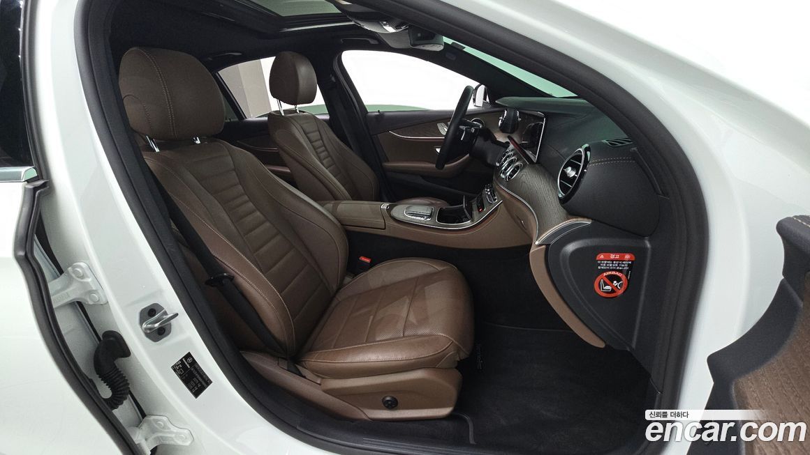 Mercedes-Benz E-Class 2021