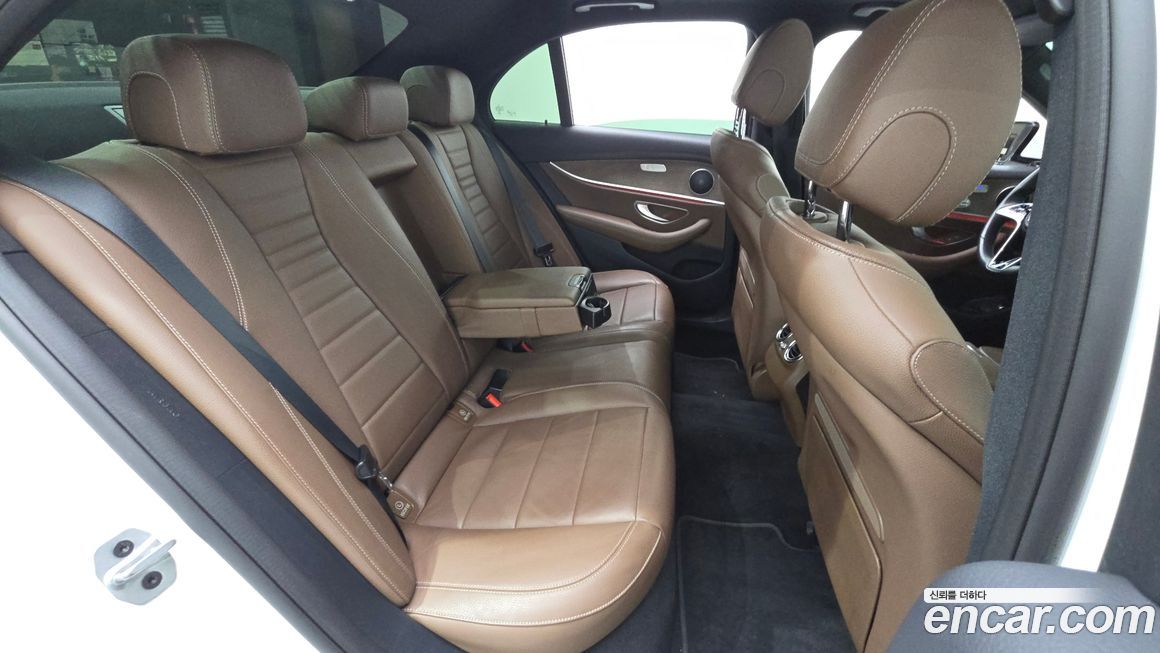 Mercedes-Benz E-Class 2021