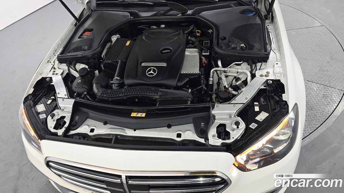 Mercedes-Benz E-Class 2021