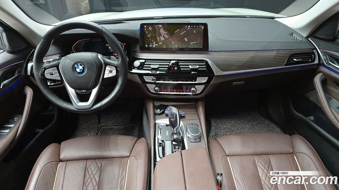BMW 5-Series 2021