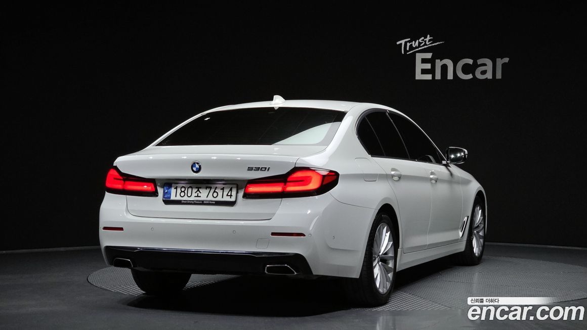 BMW 5-Series 2021