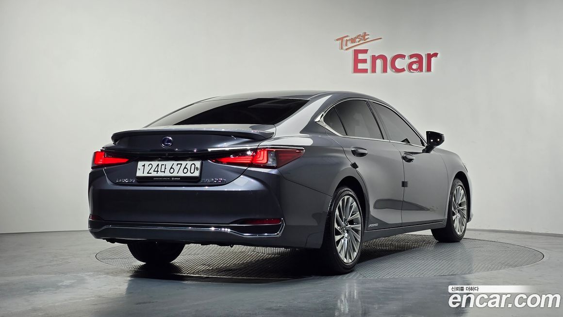 Lexus ES 2021