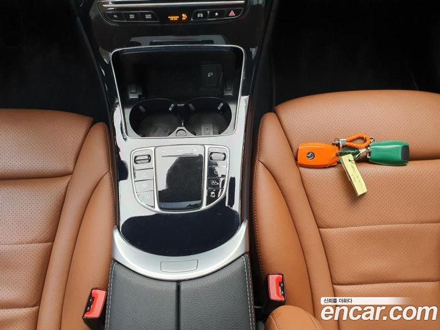 Mercedes-Benz GLC-Class 2021