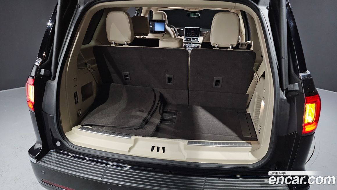 Lincoln Navigator 2021