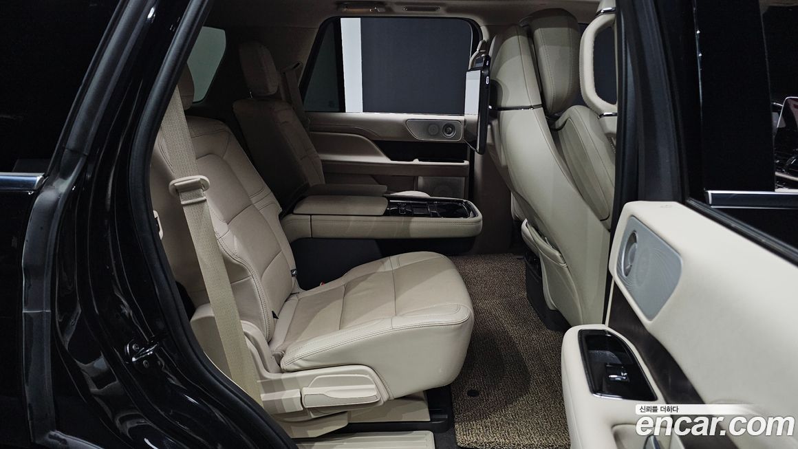 Lincoln Navigator 2021