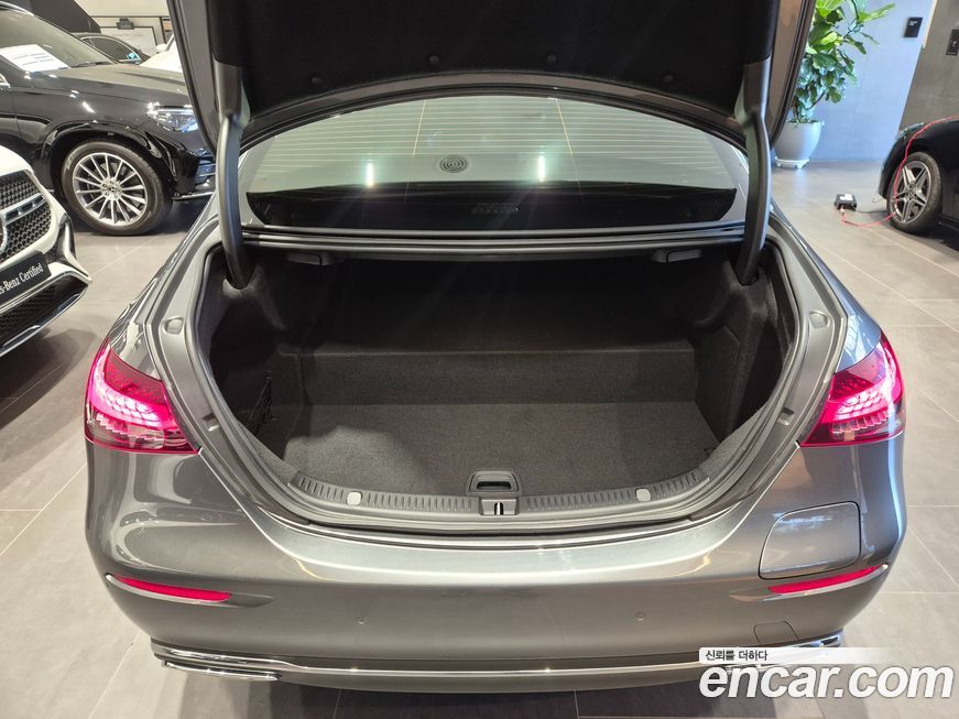 Mercedes-Benz E-Class 2023