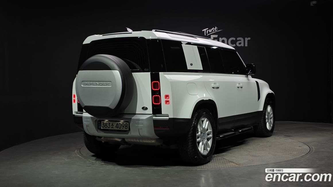 Land Rover Defender 2022