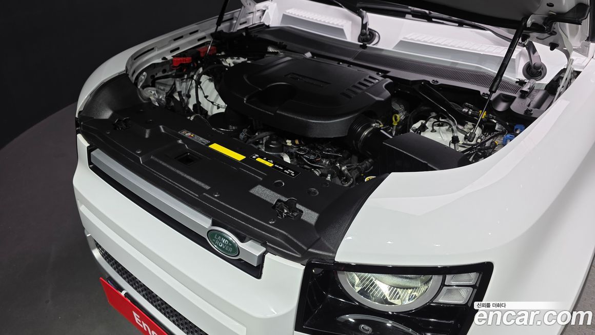 Land Rover Defender 2022