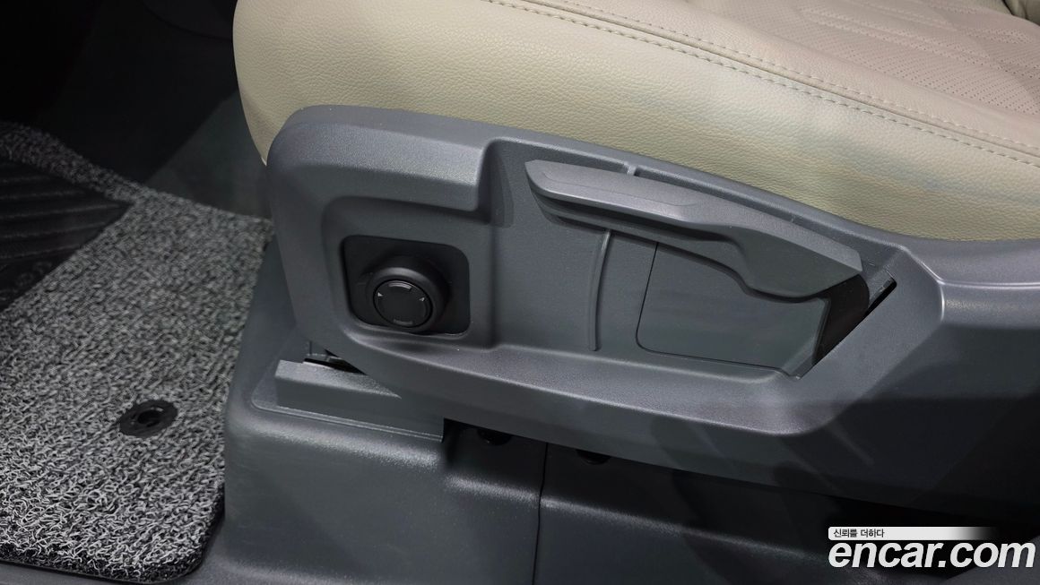 Land Rover Defender 2022