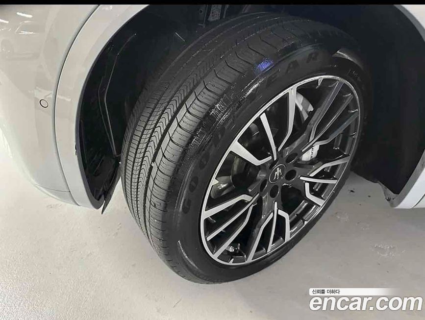 Maserati Grecale 2023