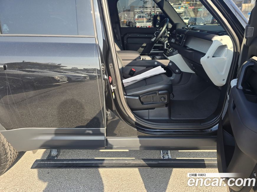 Land Rover Defender 2020