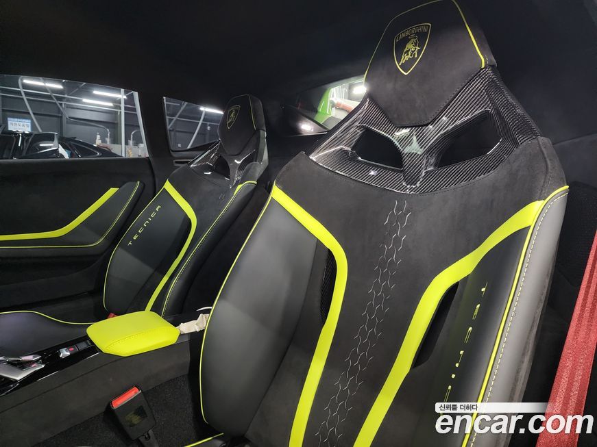 Lamborghini Huracan 2023