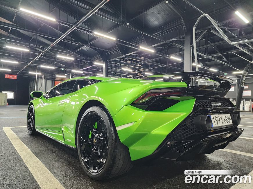 Lamborghini Huracan 2023