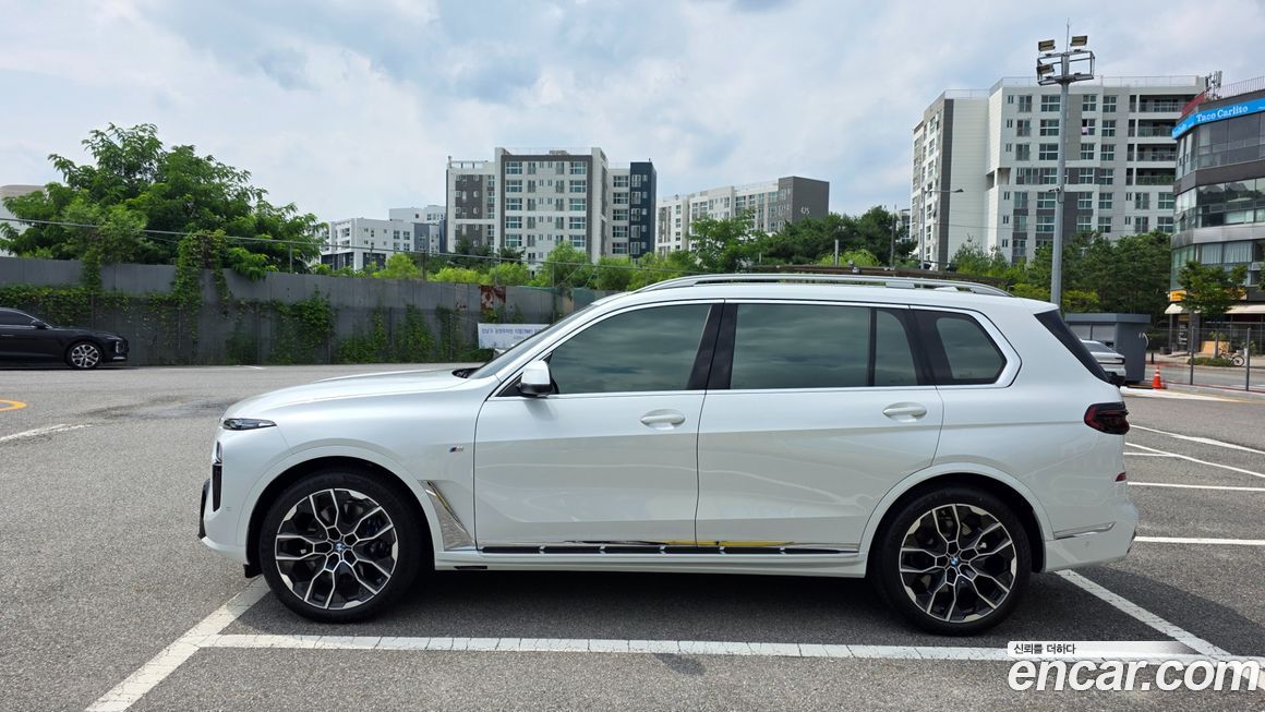 BMW X7 2025