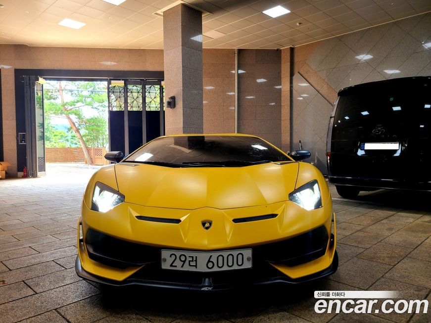 Lamborghini Aventador 2019