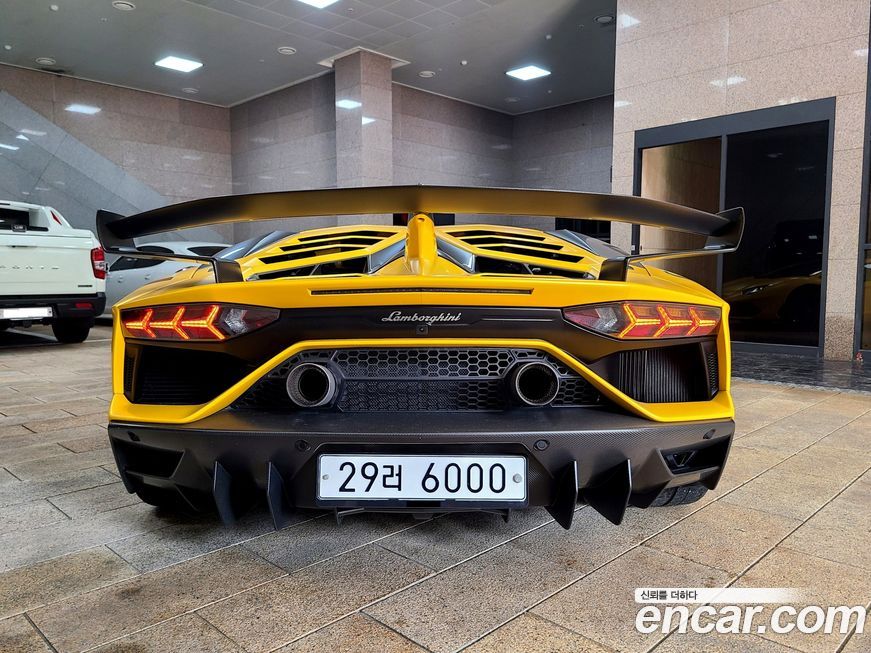 Lamborghini Aventador 2019