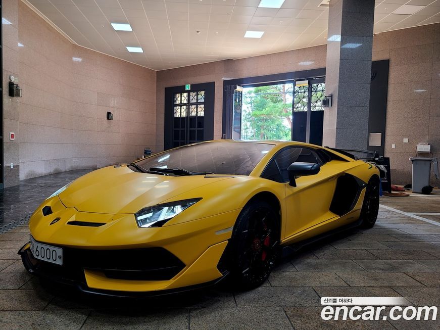 Lamborghini Aventador 2019