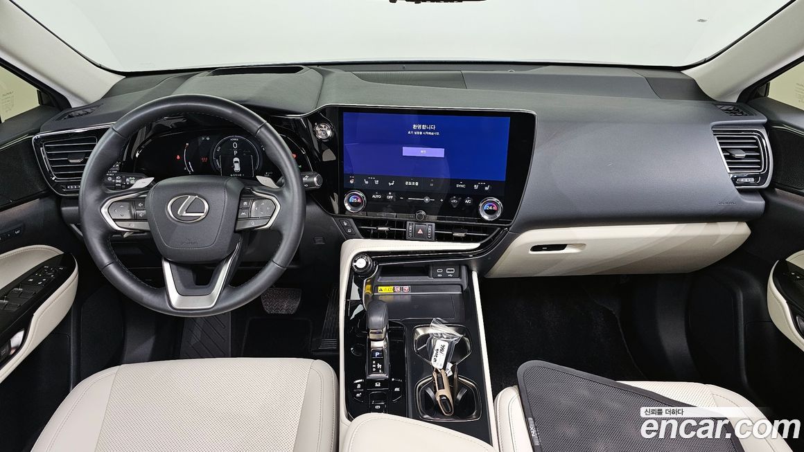 Lexus NX 2025