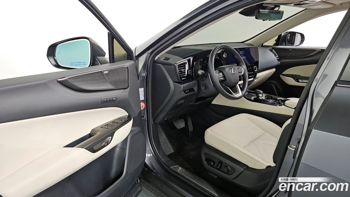 Lexus NX 2025