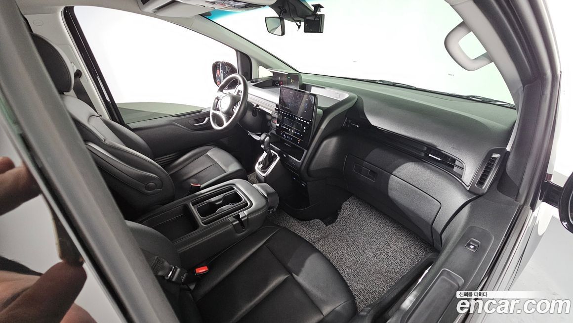 Hyundai Staria 2024