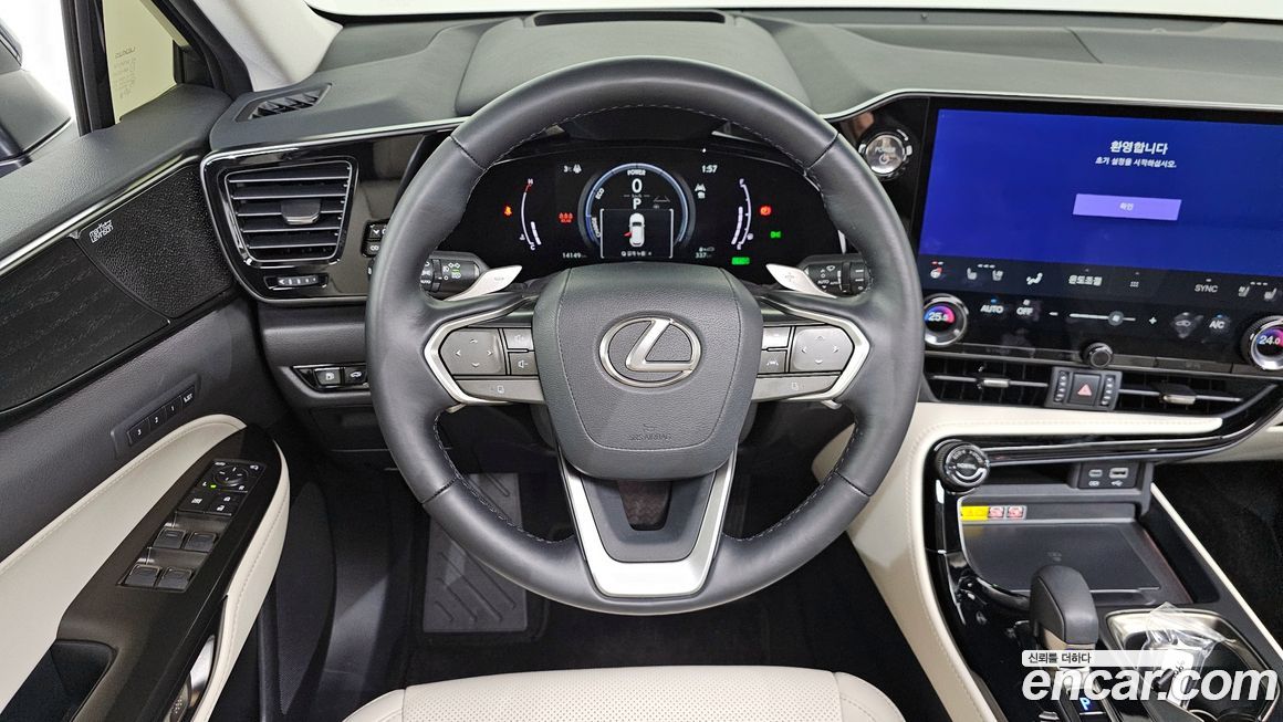Lexus NX 2025