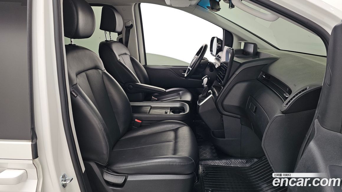 Hyundai Staria 2022
