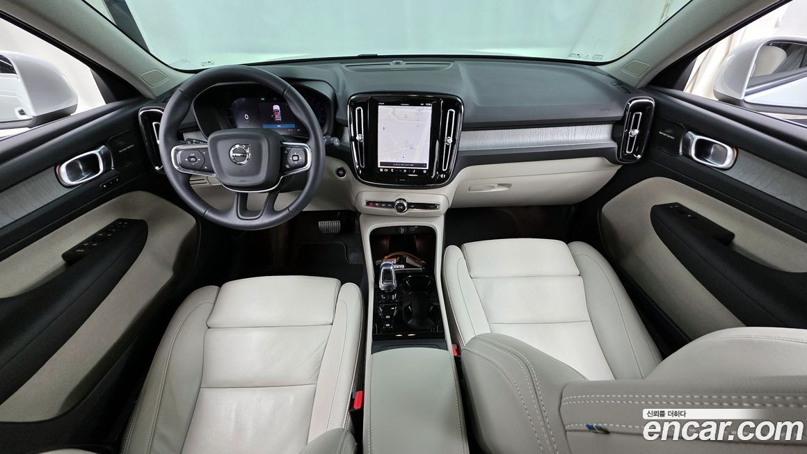 Volvo XC40 2024