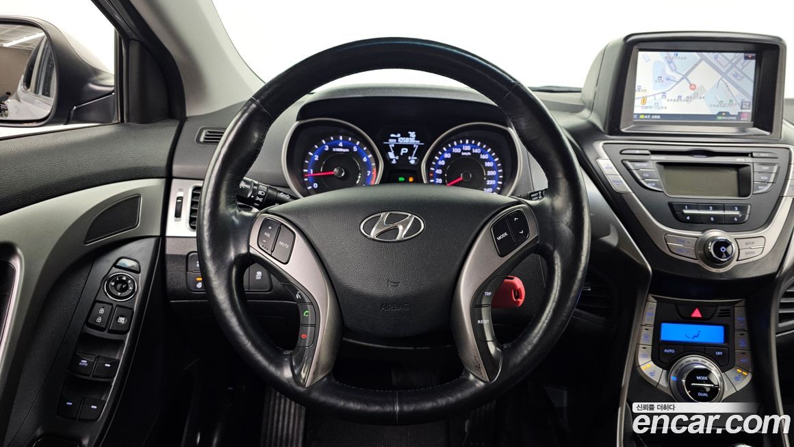 Hyundai AVANTE 2013