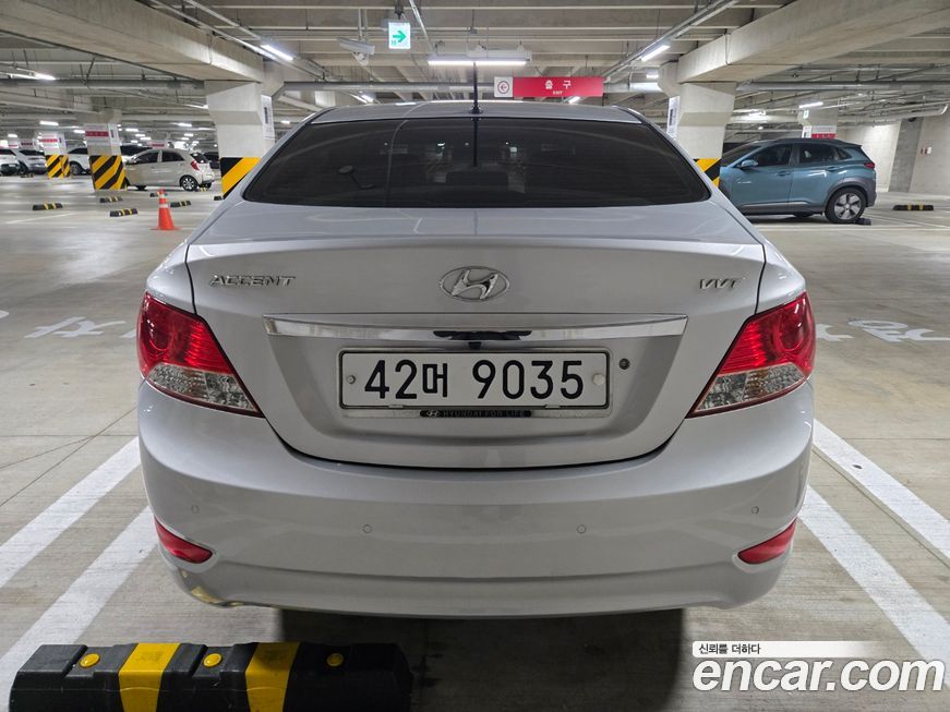 Hyundai Accent 2013