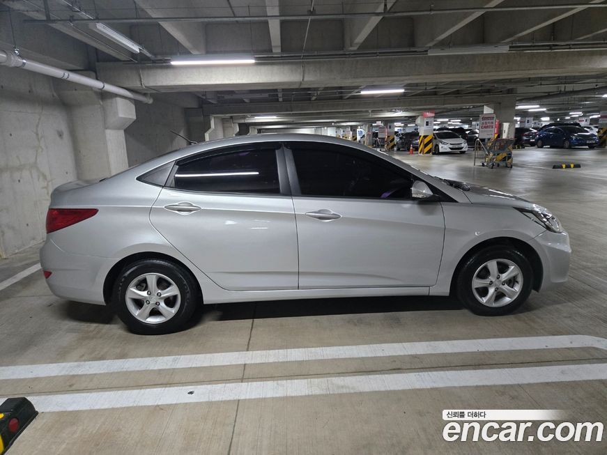 Hyundai Accent 2013
